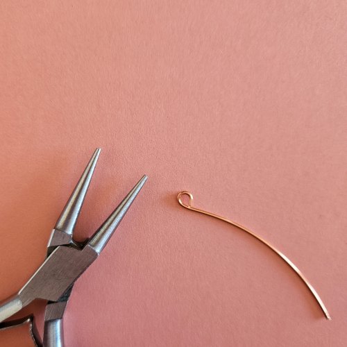 Margot Potter's Falloween Bracelet  - , Contemporary Wire Jewelry, Dapping, Dapping Jewelry, Findings, Clasps, Components, Wire Wrapping, Wrapping, Wire Wrapping Jewelry, Begin by forming a medium-sized loop    